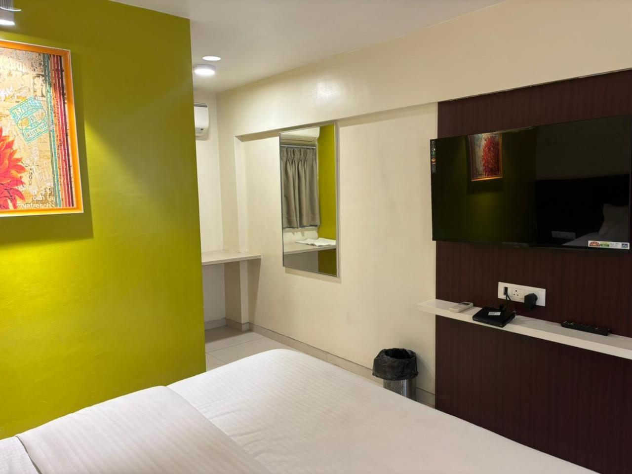 Hotel Haldi Насик Экстерьер фото